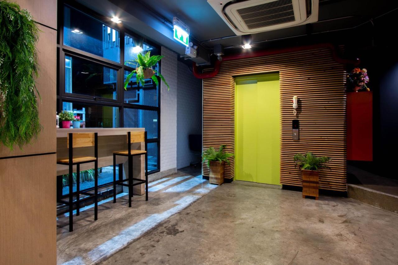 Rest24 Residence Bangkok Exterior photo