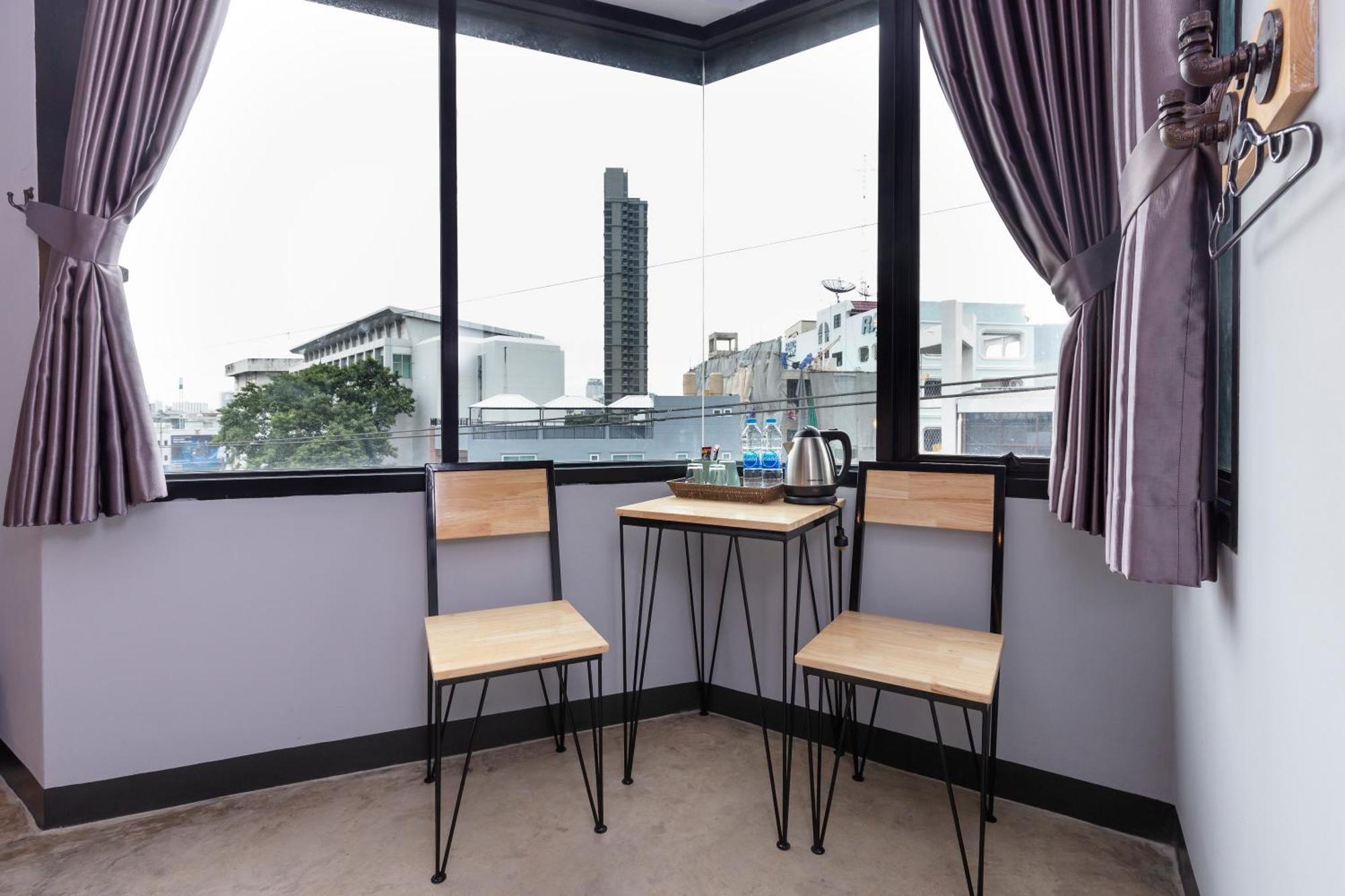 Rest24 Residence Bangkok Room photo